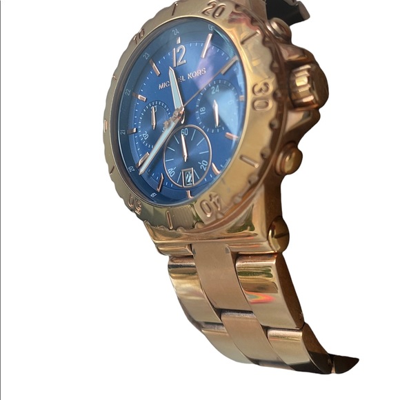 Barely Worn Men’s MK watch - Picture 2 of 4